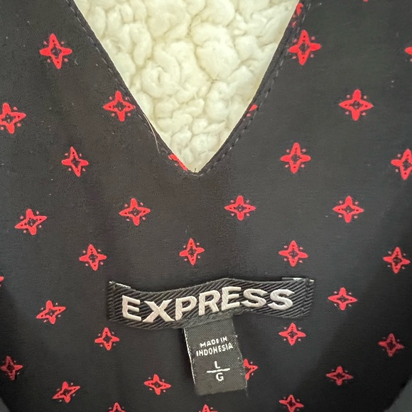 Express Sleeveless Top - Picture 2 of 3